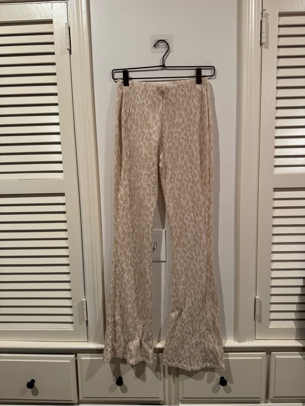 Zara High-Rise Cream leopard Printed Flare Pants
